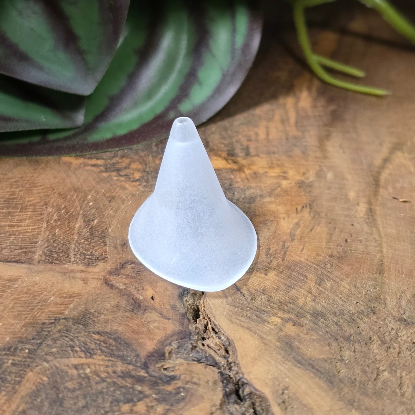 10 Calla-Blumenperlen in weiß gefrostetem Acryl – ideal für DIY-Schmuck, Deko & Hochzeitsdesigns. Federleicht, vielseitig und romantisch-elegant.
