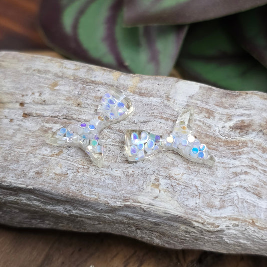 10 Mini-Flossen mit weißem Glitzer – Mermaid-Cabochons zum Kleben für Schmuck, Deko, Scrapbooking & kreative DIY-Projekte. Flatbacks mit flacher Rückseite – sofort einsatzbereit!