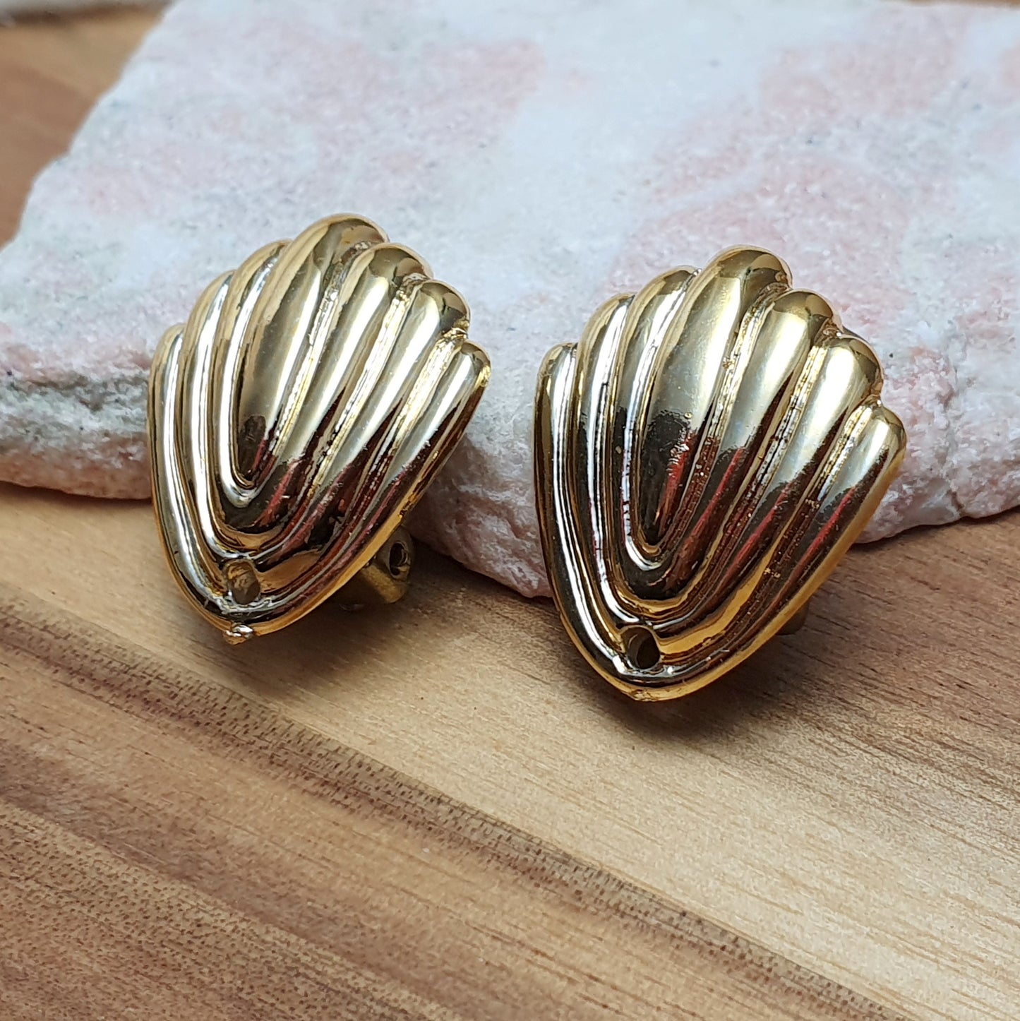 1 Paar Vintage Ohrclips Rohlinge (ca. 1980er), mit Loch, Goldfarbig, 26x23mm, für die Schmuckherstellung