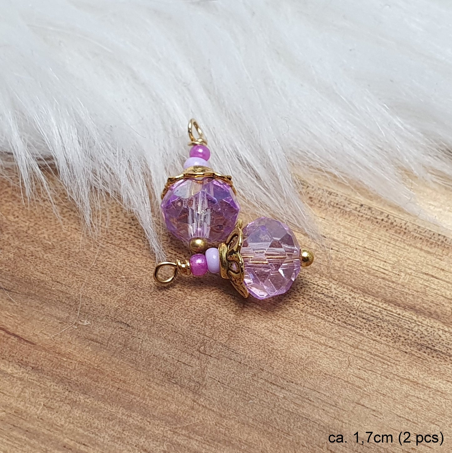 Kleine Handgemachte Anhänger mit violetten Glasperlen