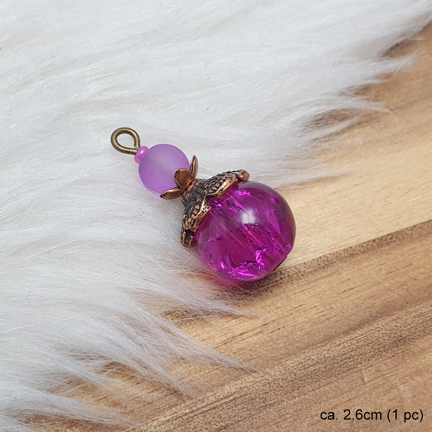 Kleine Handgemachte Anhänger mit violetten Glasperlen