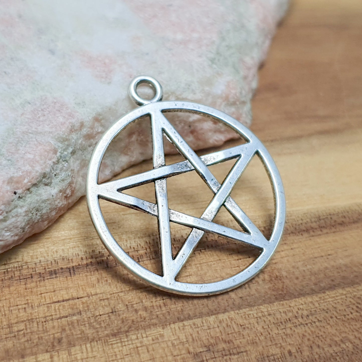 Anhänger Pentagramm, 30mm lang, Upright und geringt, antik silberfarbig