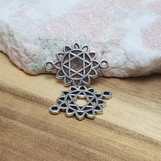 2 Verbinder Herzchakra für Ketten und Armbänder, 21mm, antik silberfarbig