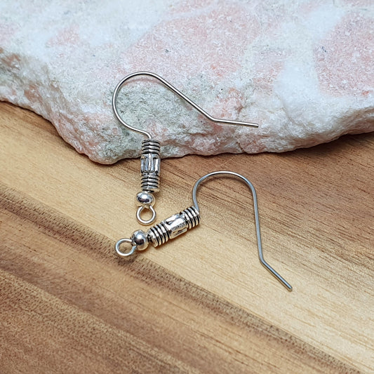 2 Paar Design Ohrhaken mit Kugel und Metallperle, 25mm, für die Schmuckherstellung