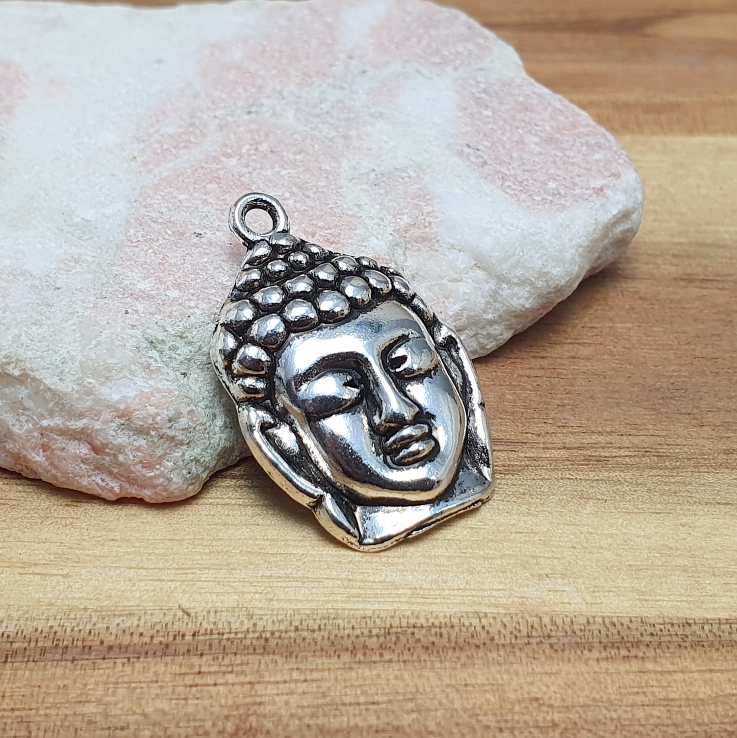 1 Anhänger Buddha Kopf in antik silberfarbig, 30mm, Yoga, Reiki, Chakra