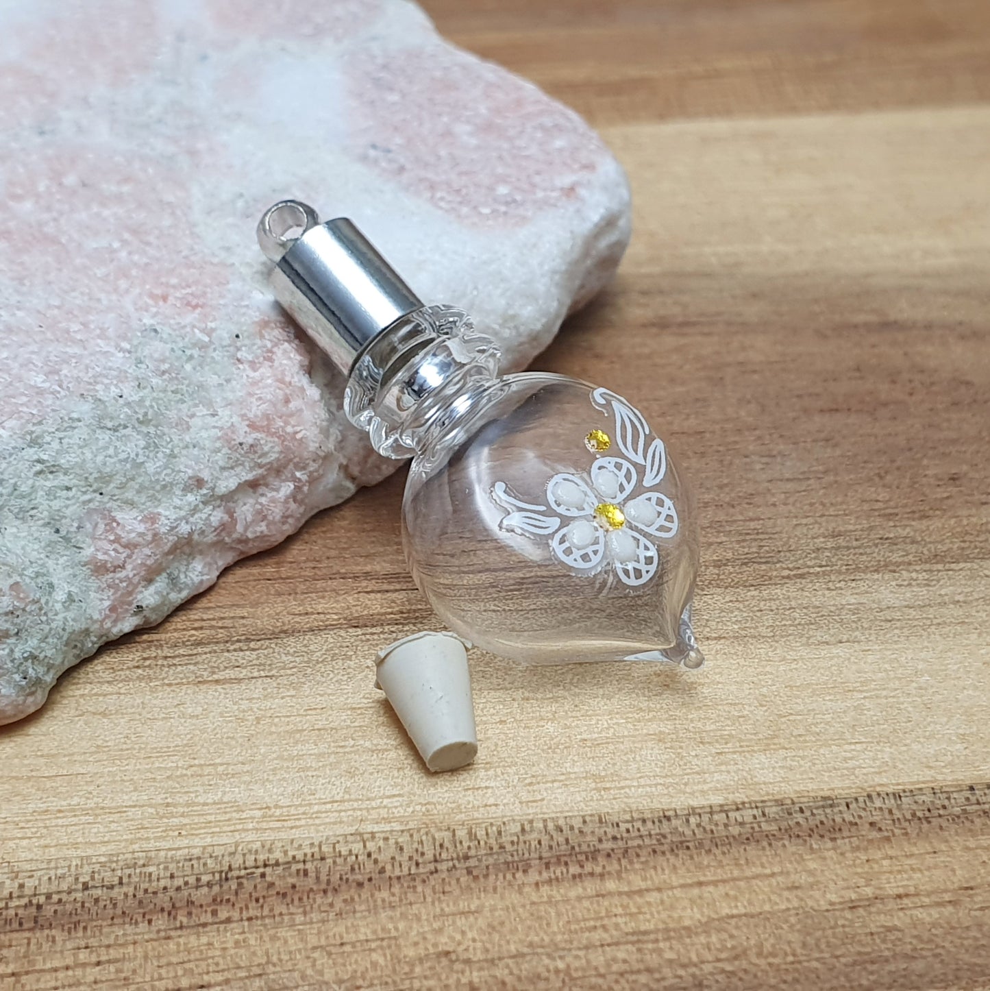 Anhänger Phiole zum befüllen, Herz mit Blumenmotiv, für Erinnerungsschmuck, Urne