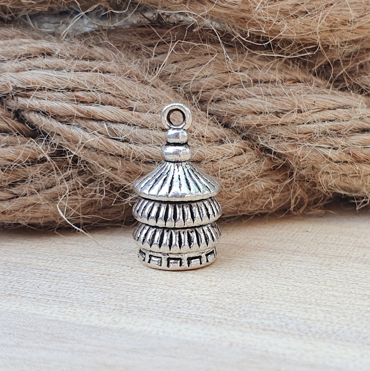 1 Kappe für Quasten, mit Öse, antik silberfarbig, Innendurchmesser ca. 8mm