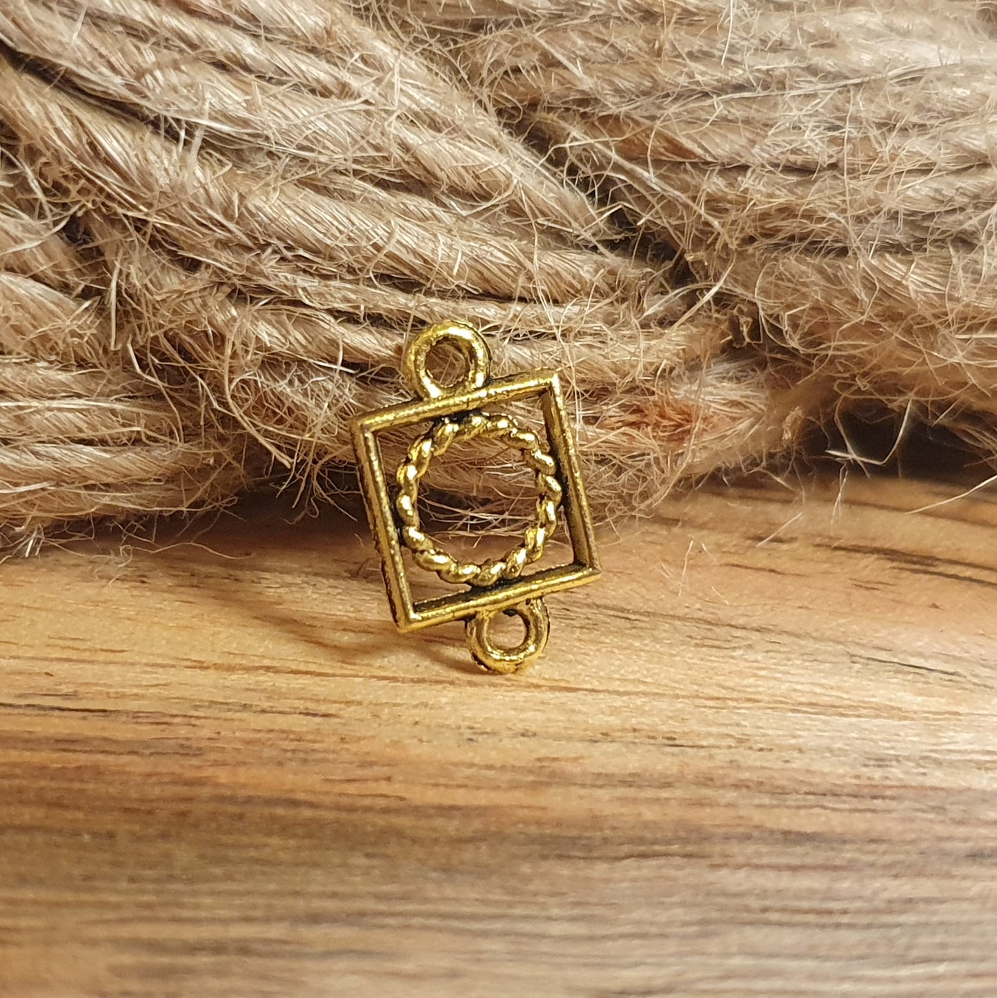 4 einfache Schmuckverbinder, 15mm, 2 Ösen, antik Goldfarbig, Ohrringe, Ohrschmuck, Ketten, Armbänder