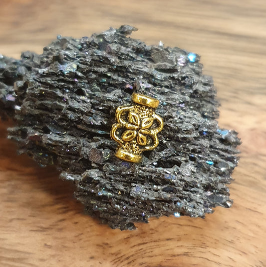 5 kleine Metallperlen, antik goldfarbig, 8mm