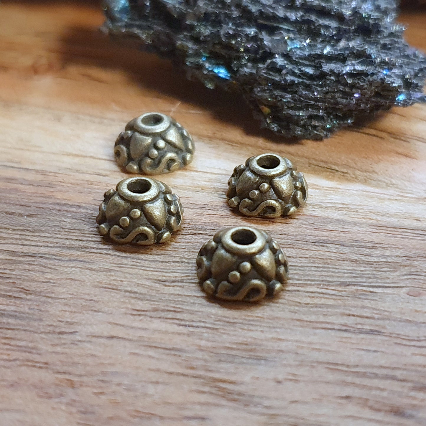 8 Perlenkappen 9mm, antik bronzefarbig