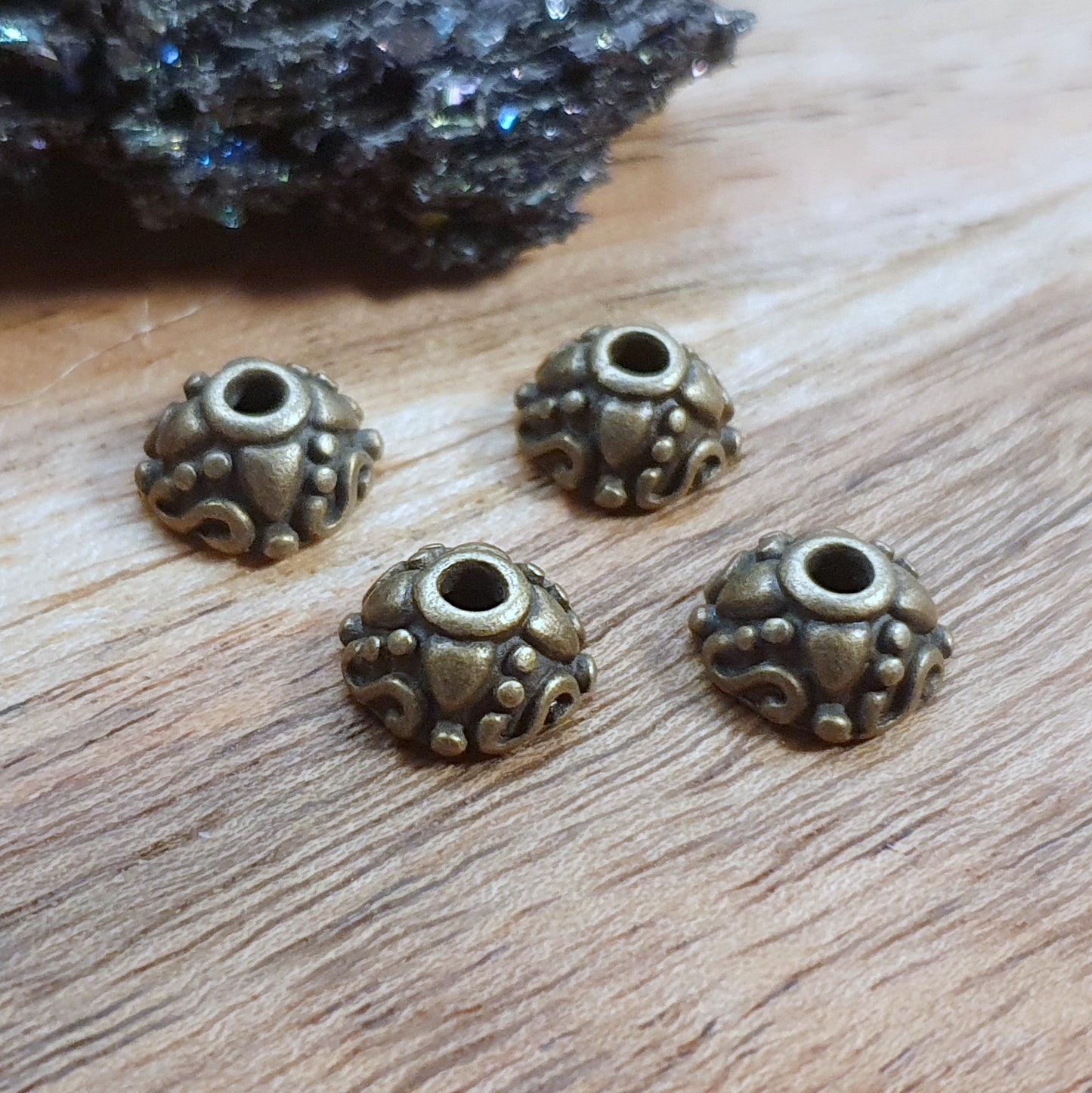 8 Perlenkappen 9mm, antik bronzefarbig