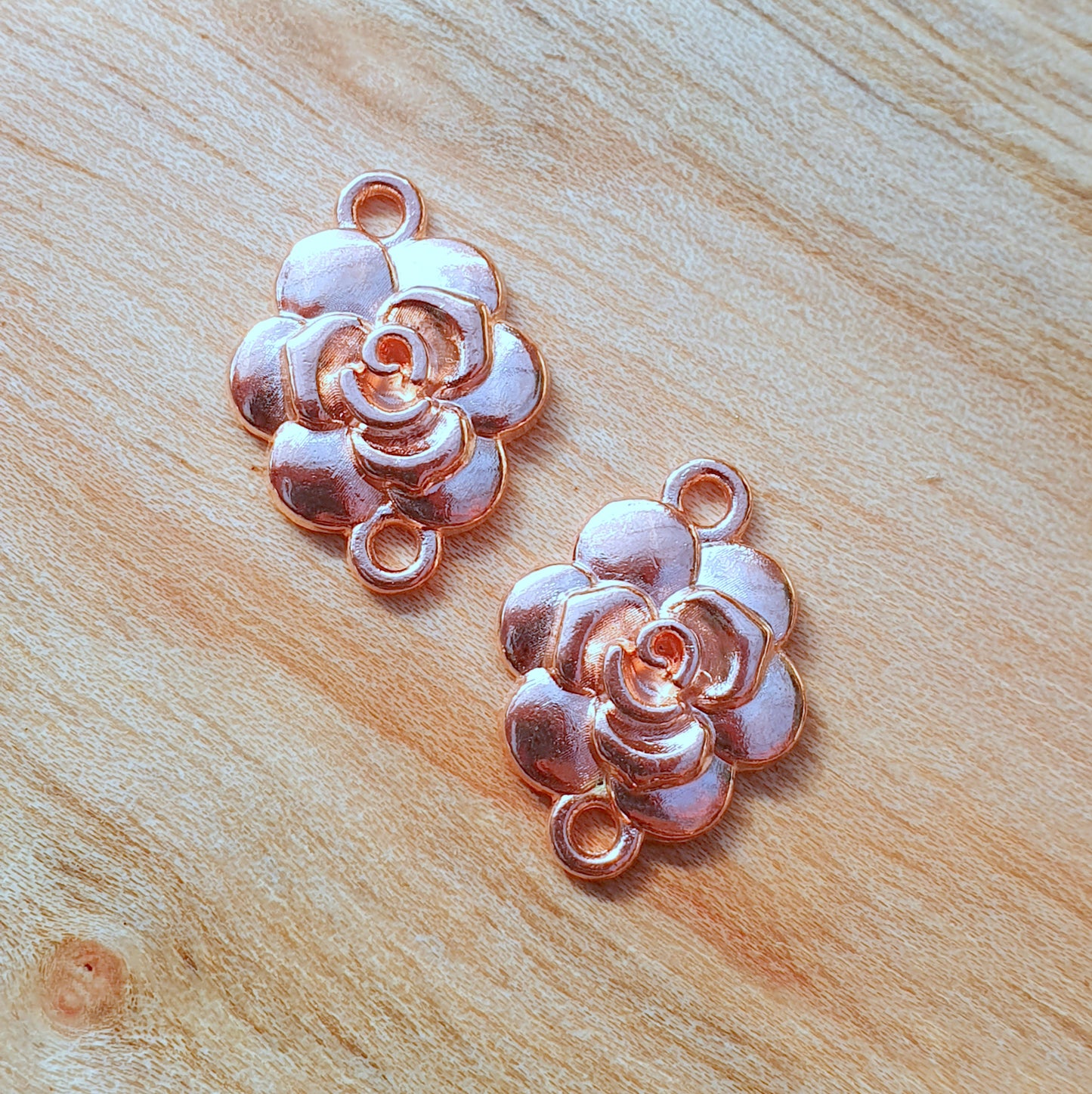 4 Schmuckverbinder Rose, 14x19mm, verschiedene Farben