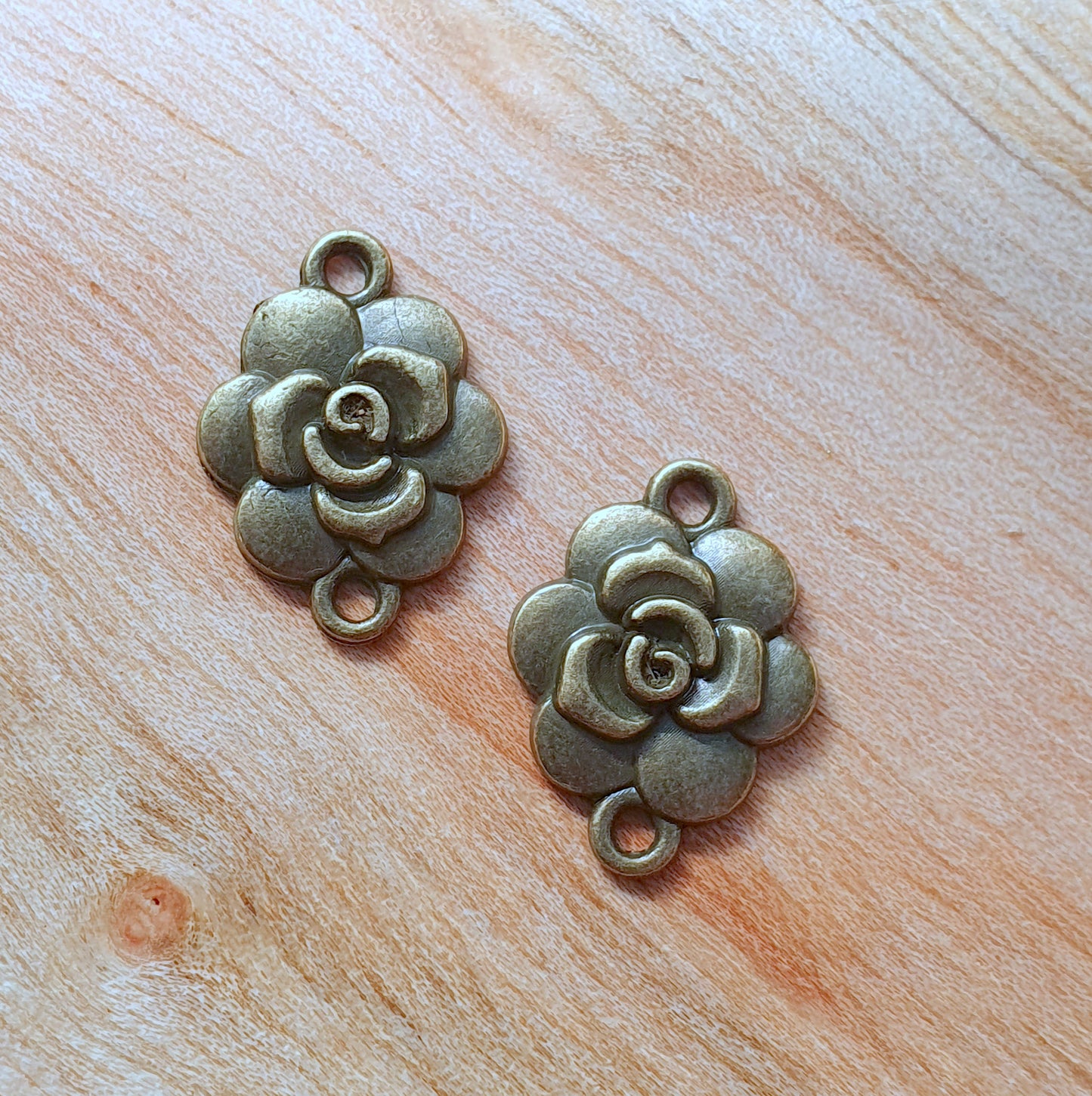 4 Schmuckverbinder Rose, 14x19mm, verschiedene Farben