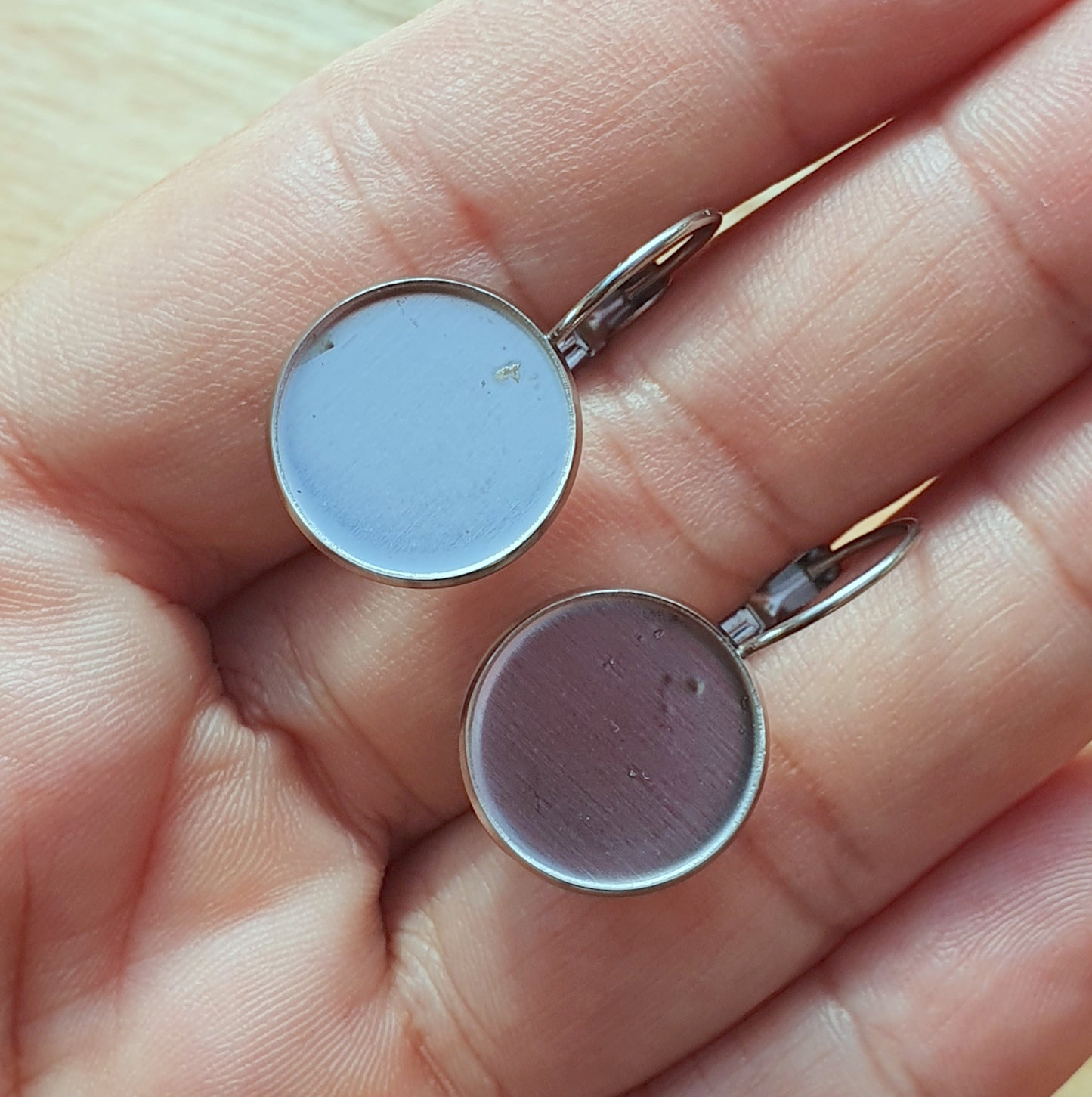 1 Paar Brisuren mit Cabochonwanne für 14mm Cabochon, Edelstahl
