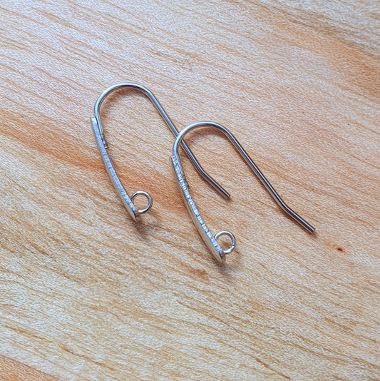 1 Paar Edelstahl Design Ohrhaken, verschiedene Farben, 22mm; Rhodium