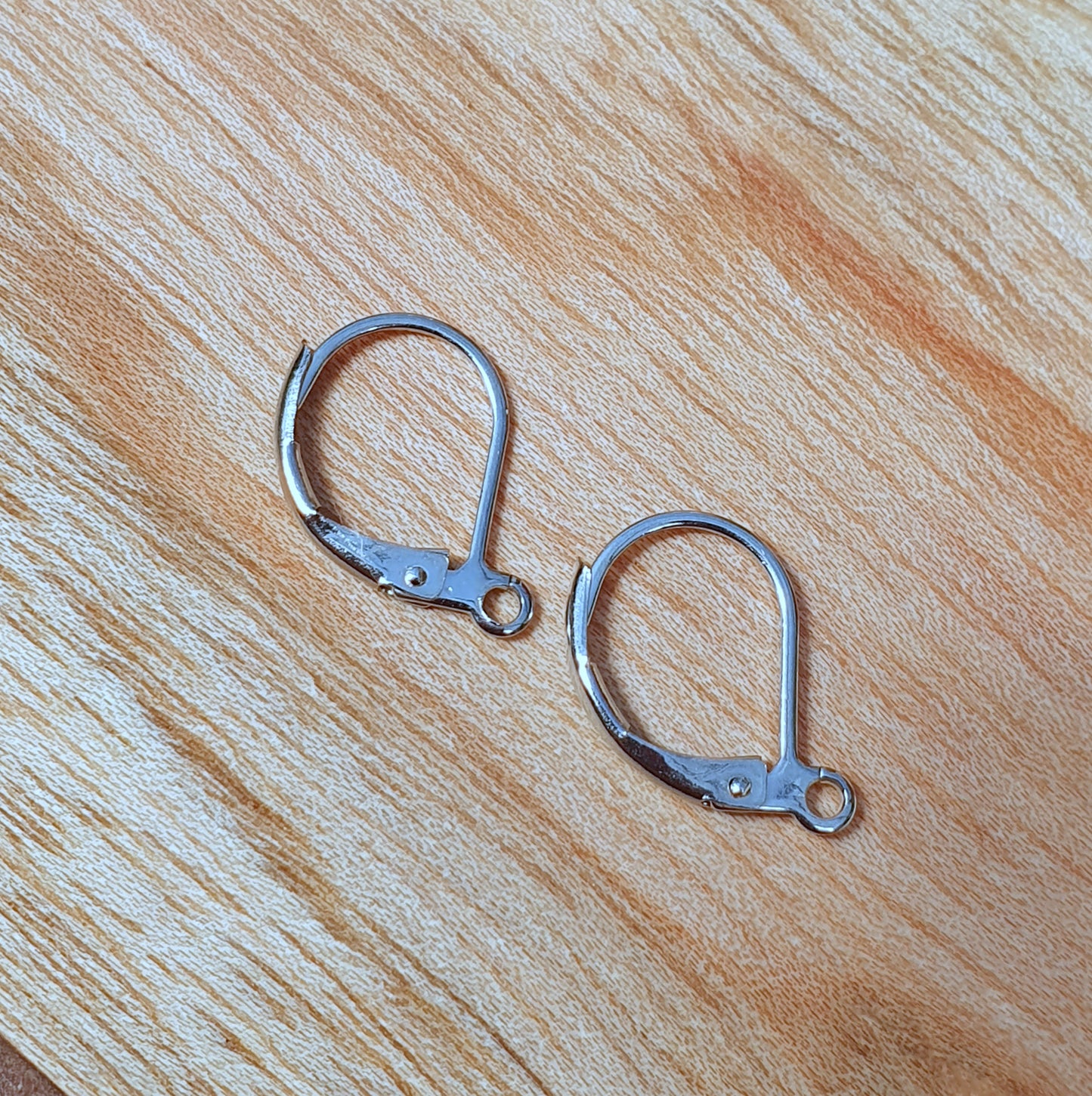 10 zarte Klappbrisuren für Ohrschmuck DIY, 15mm, Rhodium
