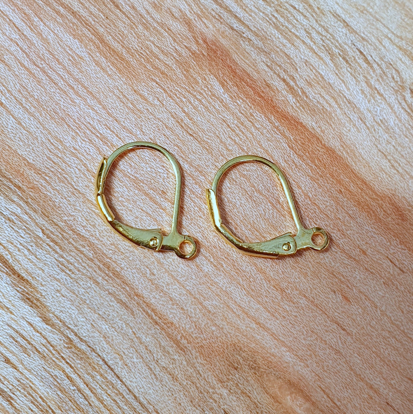 10 zarte Klappbrisuren für Ohrschmuck DIY, 15mm, vergoldet
