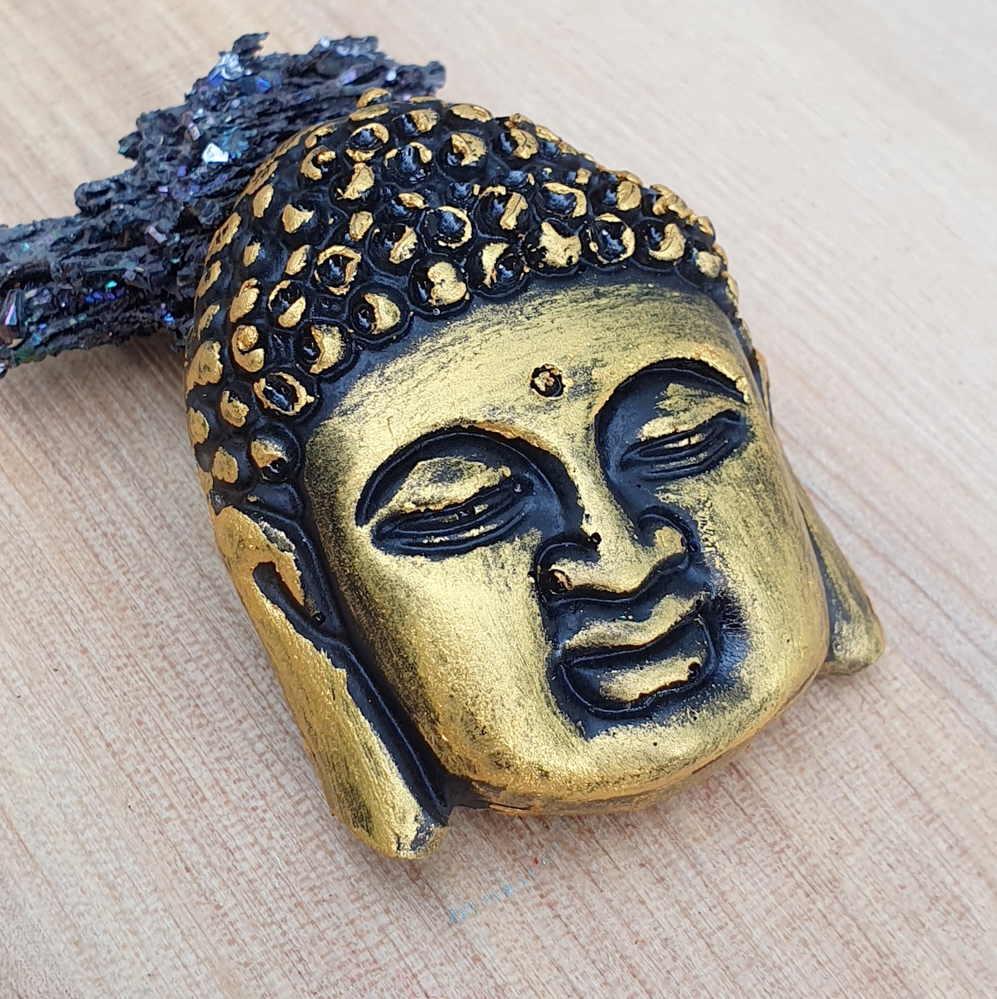 Handgefertigter Cabochon Buddha Kopf, aus Kunstharz, Handbemalt