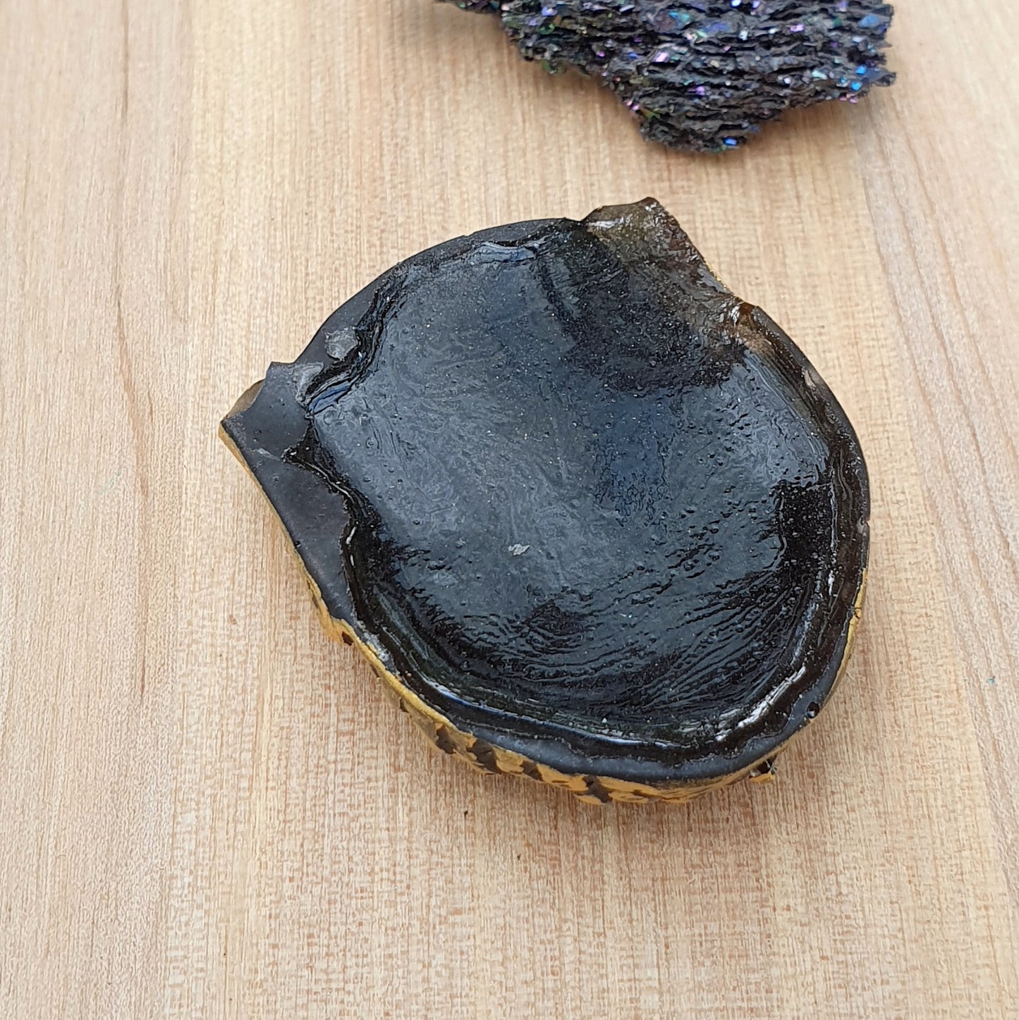 Handgefertigter Cabochon Buddha Kopf, aus Kunstharz, Handbemalt