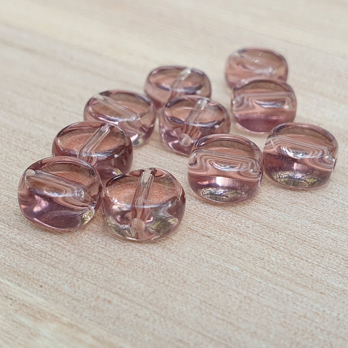 10 runde Glasperlen, Münze, transparent, 8mm Durchmesser, amethyst