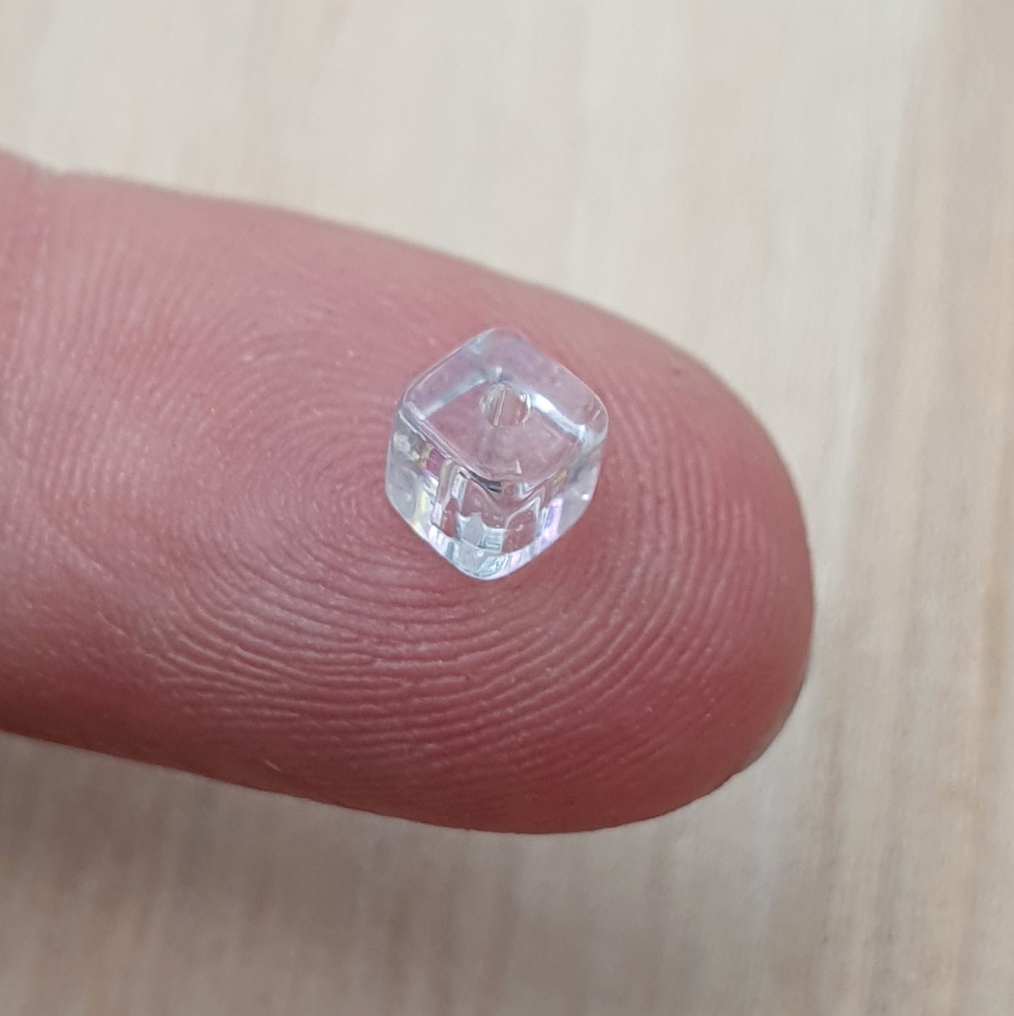 40 Glasperlen Würfel, 4mm, Crystal AB