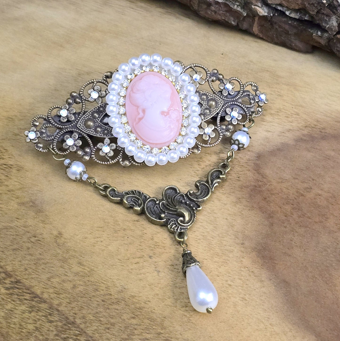 Haarspange im Vintage Shabby Stil mit Kamee, rosa, antik Bronzefarbig