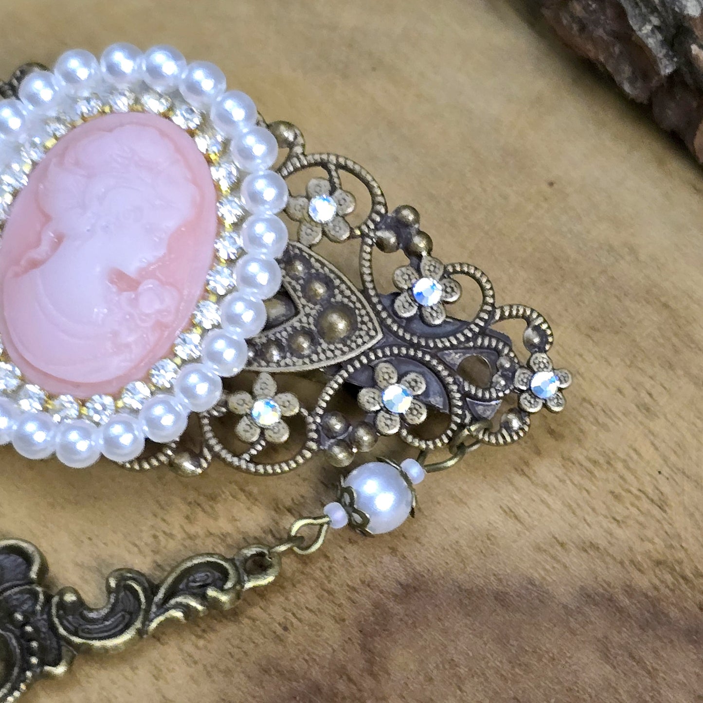 Haarspange im Vintage Shabby Stil mit Kamee, rosa, antik Bronzefarbig