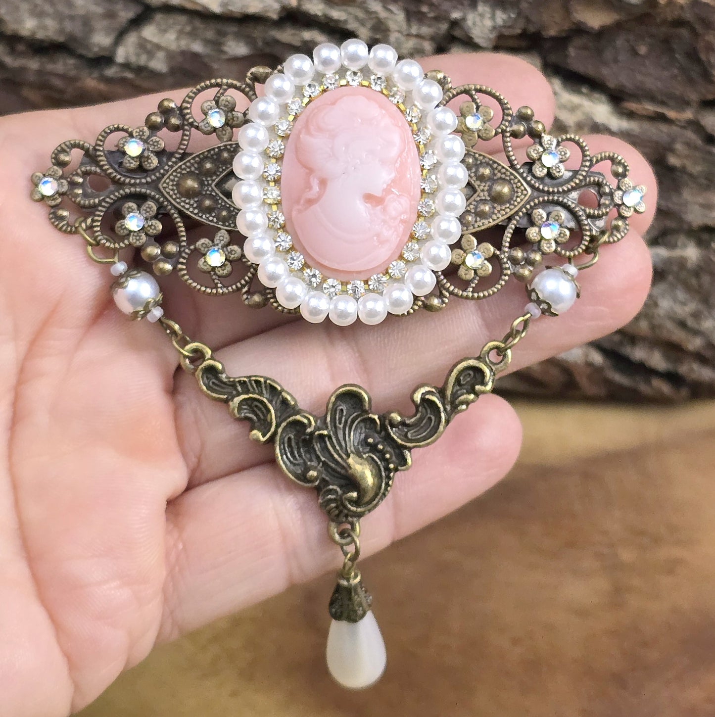 Haarspange im Vintage Shabby Stil mit Kamee, rosa, antik Bronzefarbig