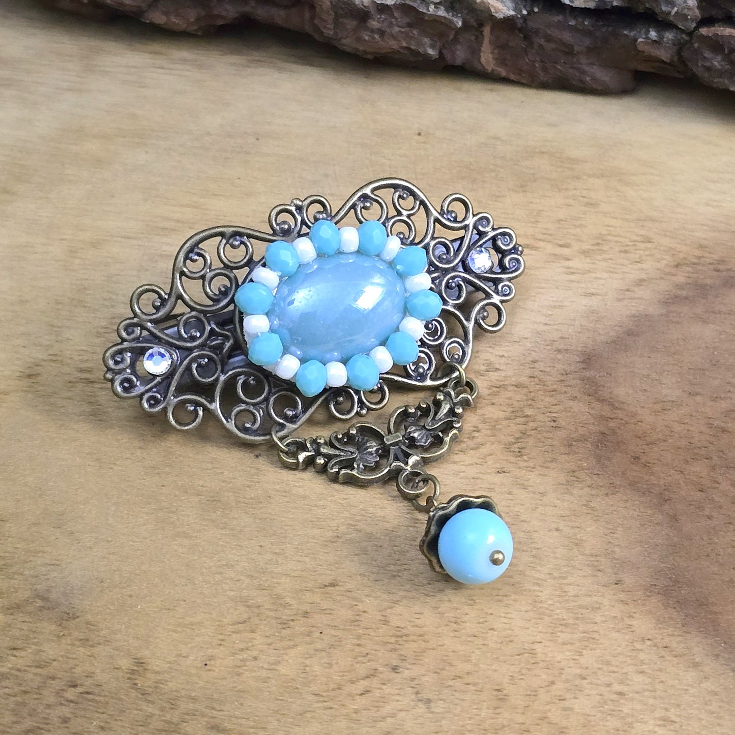 Kleine romantische Haarspange mit handgefertigtem Cabochon, antik Bronze, Mint & Weiß