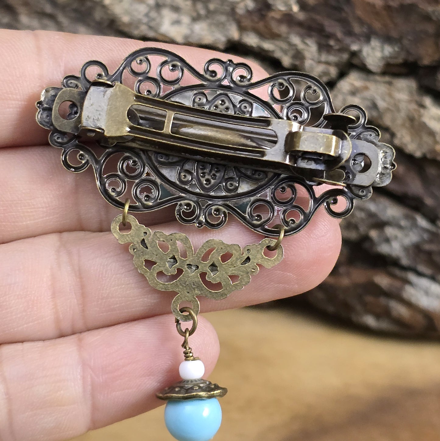 Kleine romantische Haarspange mit handgefertigtem Cabochon, antik Bronze, Mint & Weiß