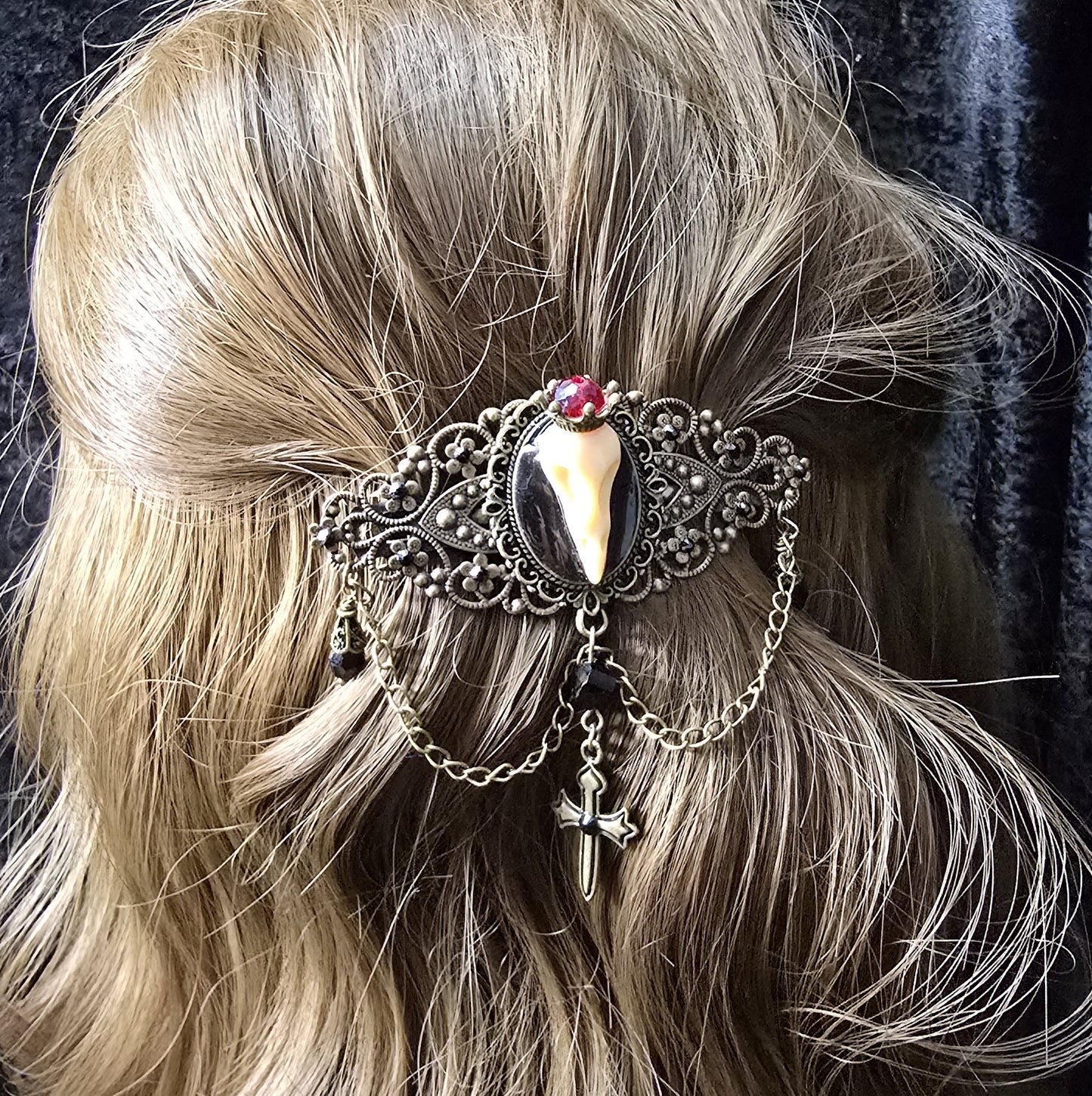 Gothic Stil Haarspange mit Krähenschädel, Straß, Bronzefarbig, schwarz