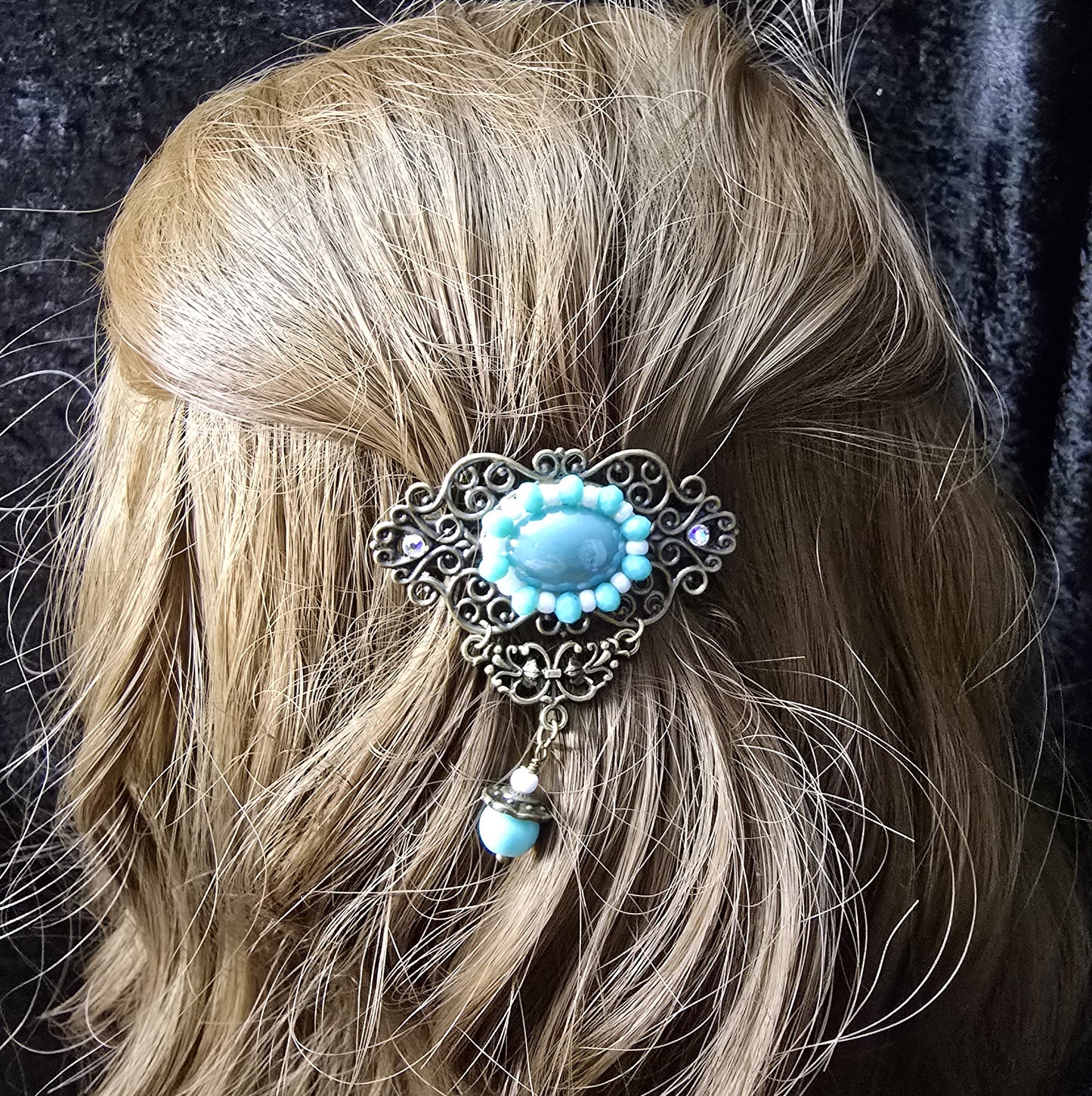 Kleine romantische Haarspange mit handgefertigtem Cabochon, antik Bronze, Mint & Weiß
