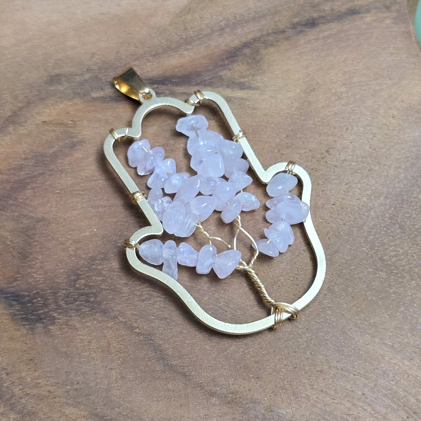Anhänger Hamsa Hand mit Splitter aus Rosenquarz