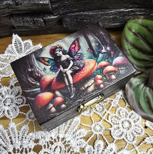 Schmuckkästchen, kleine Fee, Schmuckschatulle, Tarot Kartenbox aus Holz, für Fantasy Fairycore, Hexen Wohndekor, Geschenk für Sie.