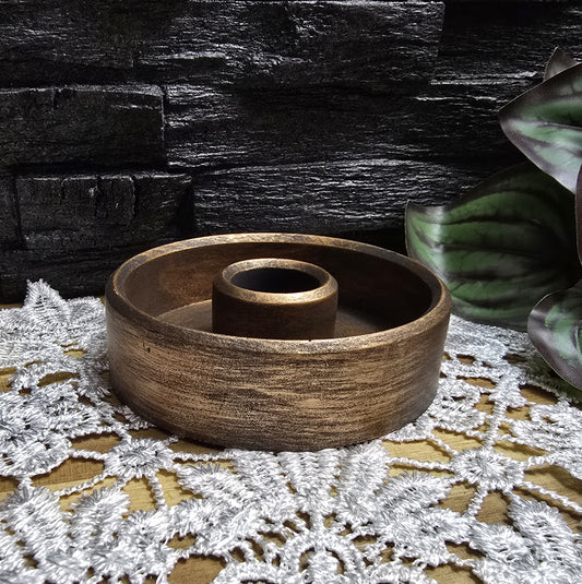 Runder Kerzenhalter, schlicht, aus schwarzer keramischer Gießmasse, mit Bronzefinish