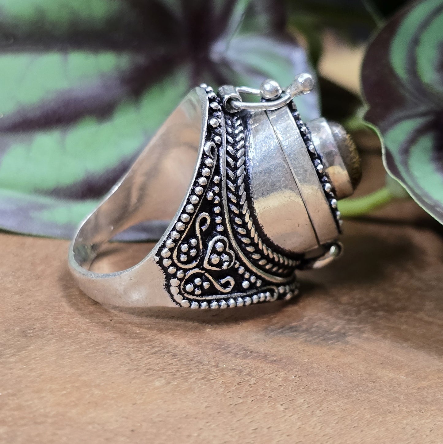 Giftring aus .925 Sterling Silber mit ovalem Tigerauge