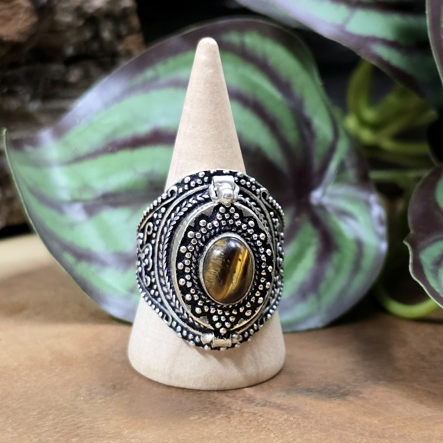 Giftring aus .925 Sterling Silber mit ovalem Tigerauge