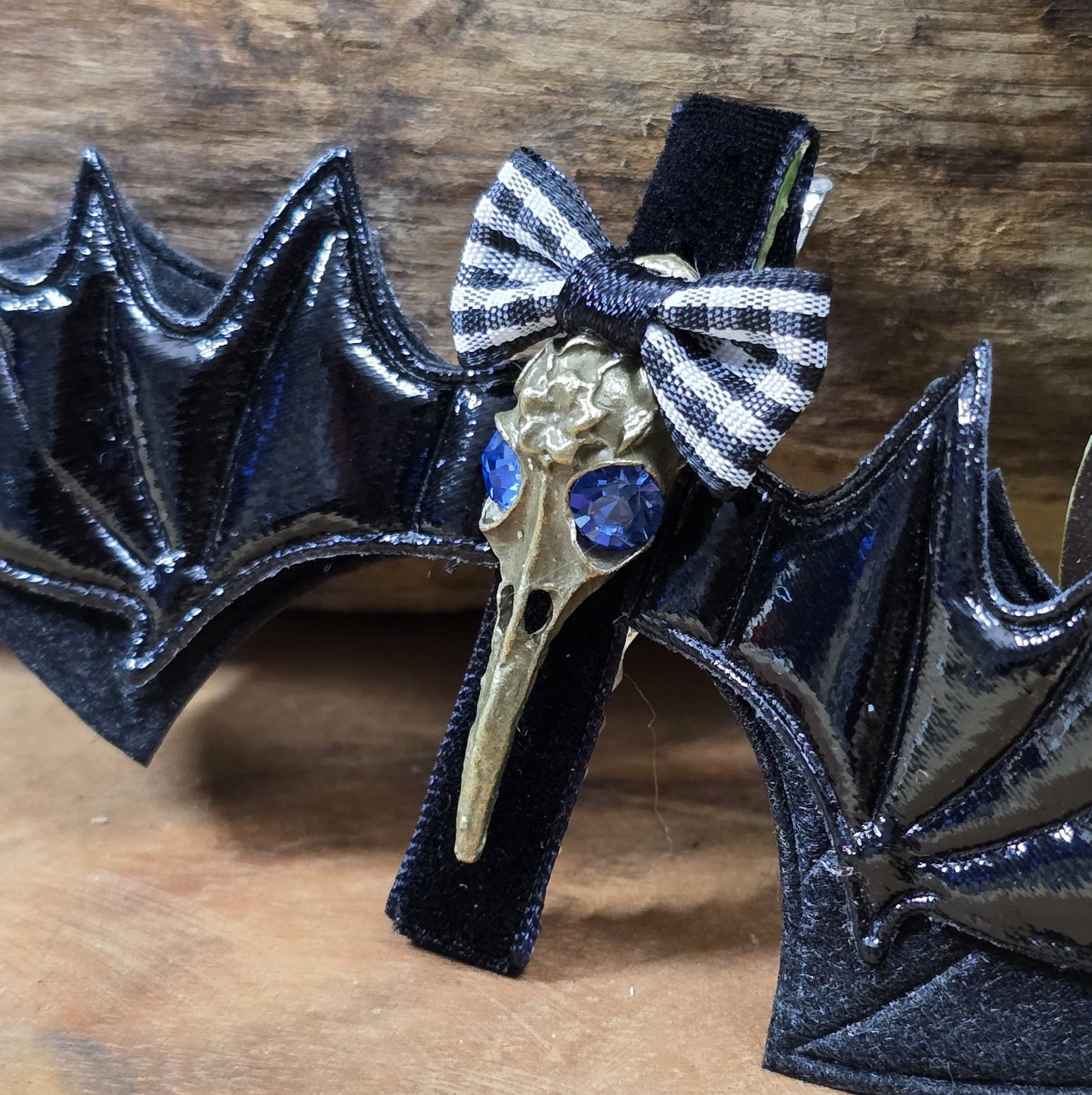 Krokodil Haarclip Fledermausflügel & Krähenschädel, Gothic Style, Dark Romantik