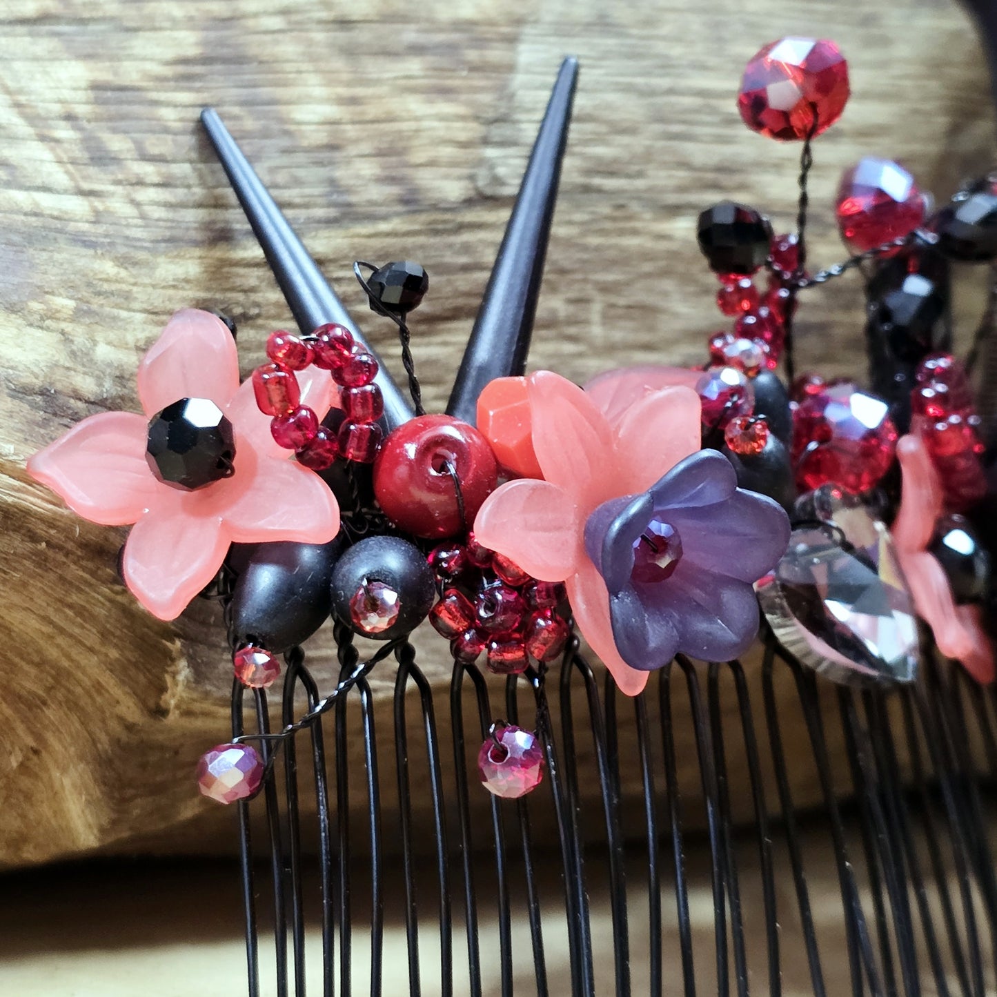 Haarkamm, Gothic Brautschmuck, Schwarz & Rot, Blumen, Blüten und Kristallglas