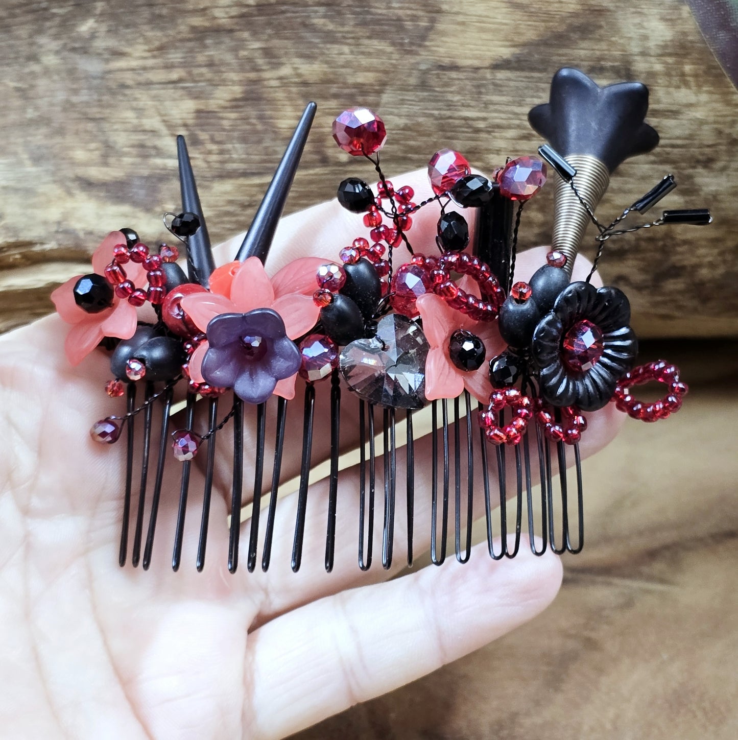 Haarkamm, Gothic Brautschmuck, Schwarz & Rot, Blumen, Blüten und Kristallglas