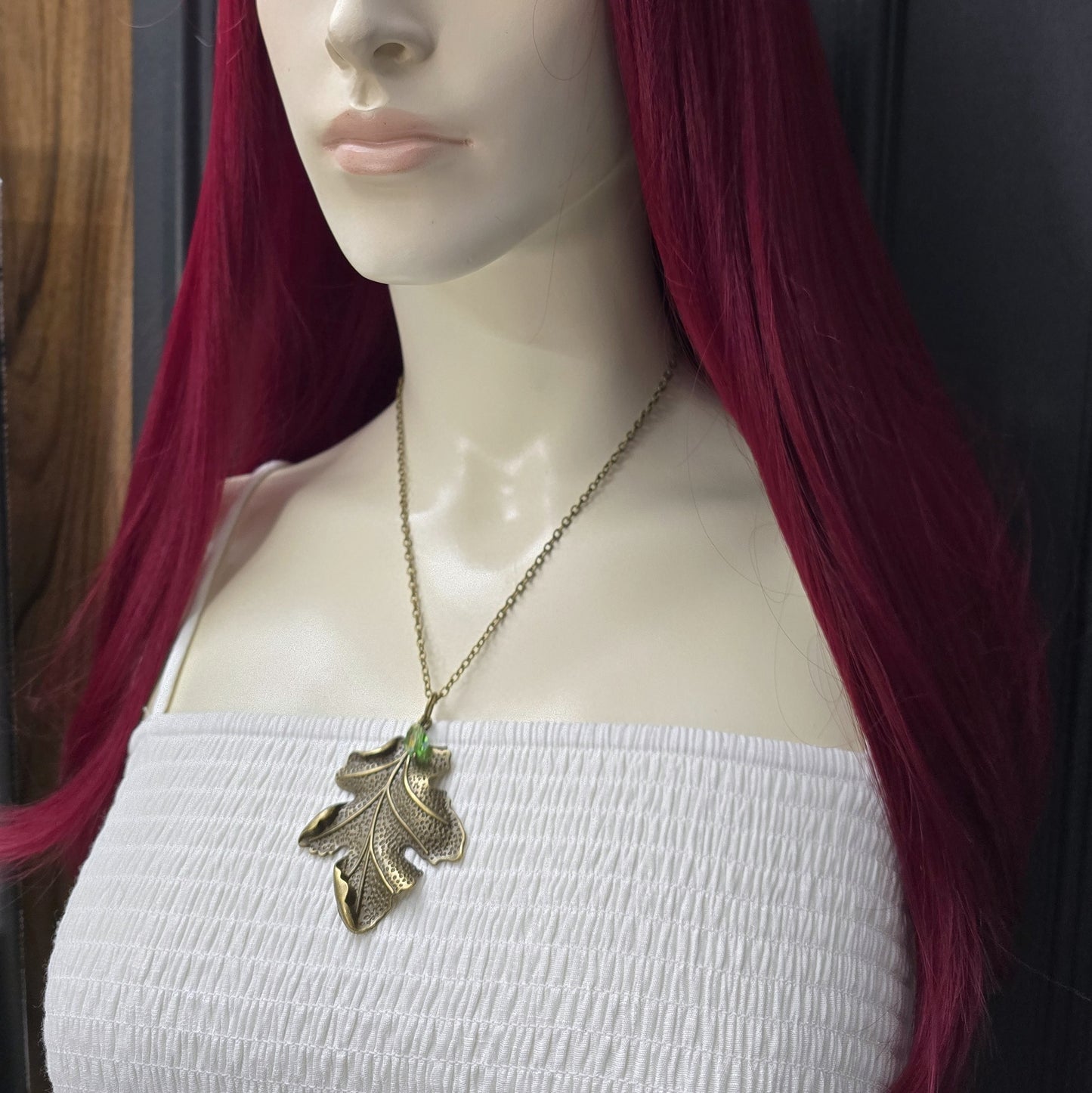 Vintage-Kette mit großem Blattanhänger – Antik bronzefarbener Schmuck im Naturdesign