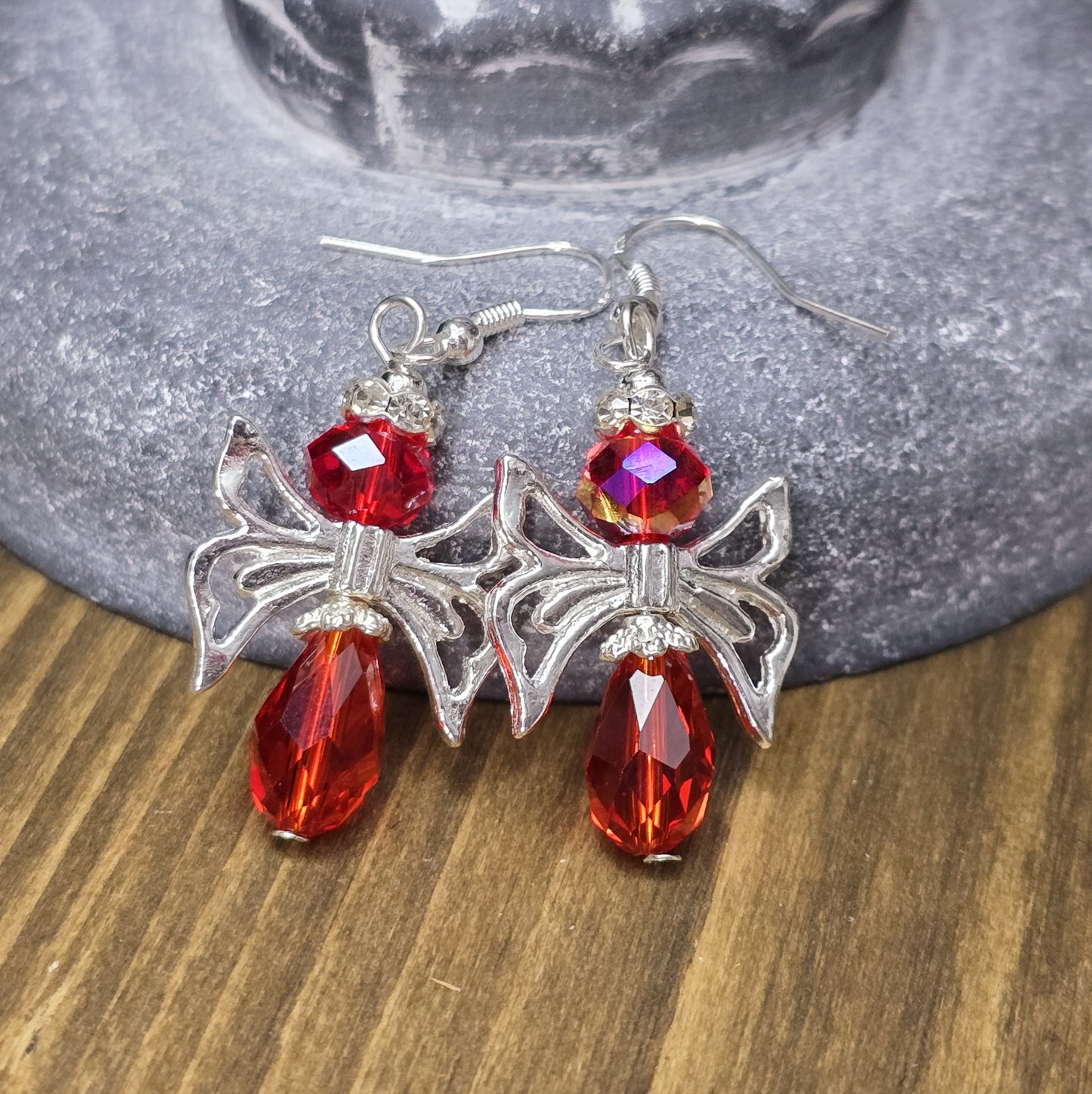 Handgefertigte Ohrhänger Schmetterlingsfee .925 Silber mit rotem Kristallglas