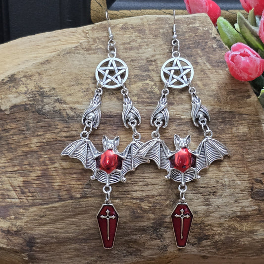 Ohrhänger mit Fledermaus & Pentagramm sowie kleinen Särgen m tollen Githic Stil