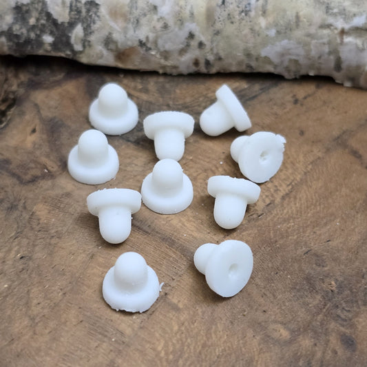 Dieses Set besteht aus weichem Silikon und bietet ein komfortables Tragegefühl. Die weichen, langlebigen Ohrringkissen sind nicht nur robust, sondern schützen auch Ihre Ohren vor Schmerzen und machen das Tragen von Ohrclips deutlich angenehmer.