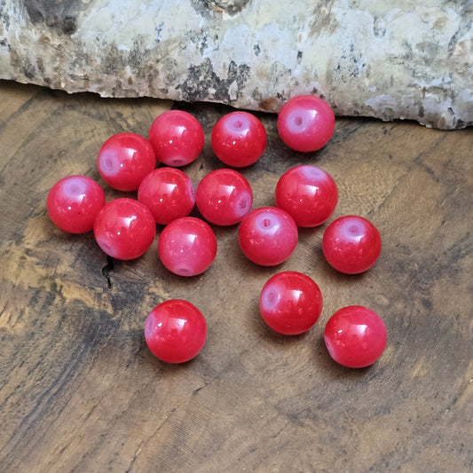 Die Perlen eignen sich hervorragend für die Herstellung von Armbändern, Halsketten, Ohrringen oder anderen Schmuckstücken. Ob als Hauptbestandteil oder Akzent – sie fügen sich harmonisch in jede Kreation ein.