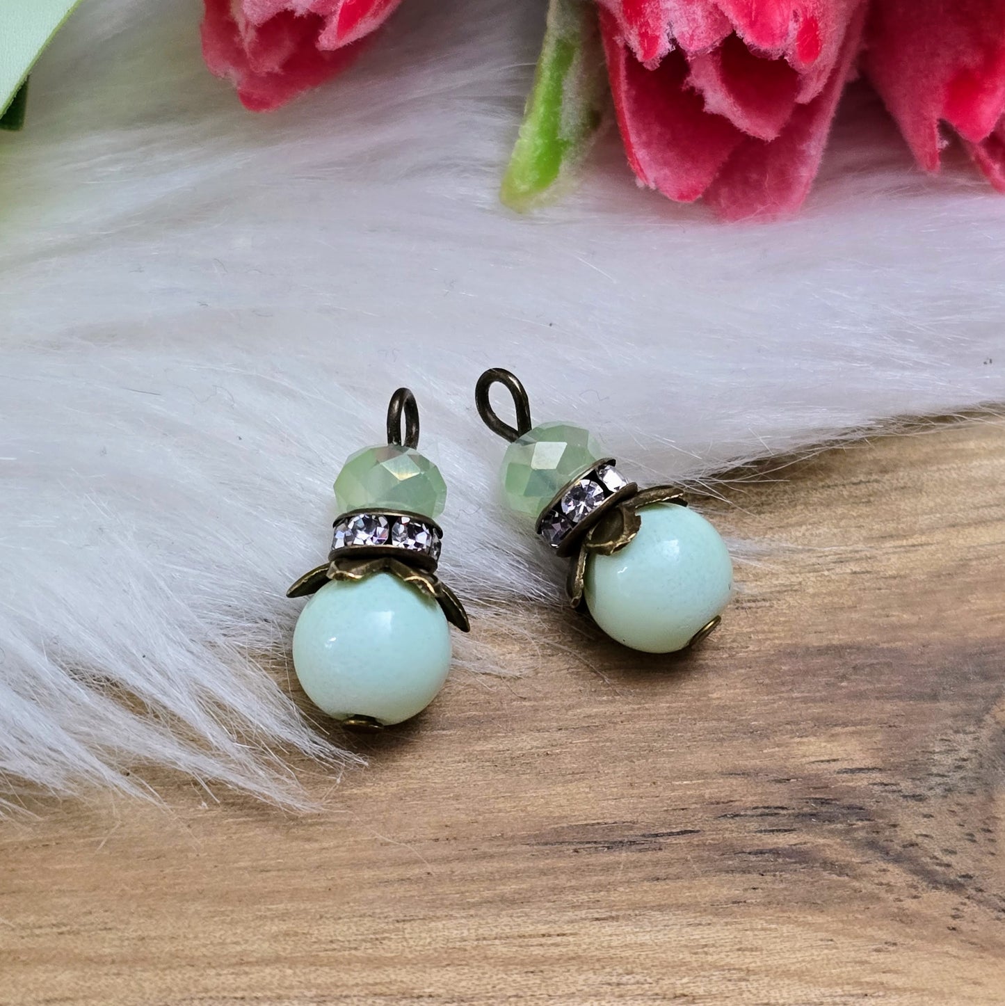 2 Anhänger, 18mm, Glasperlen Lindgrün, Strassrondell, Shabby, antik bronzefarbig, handamde
