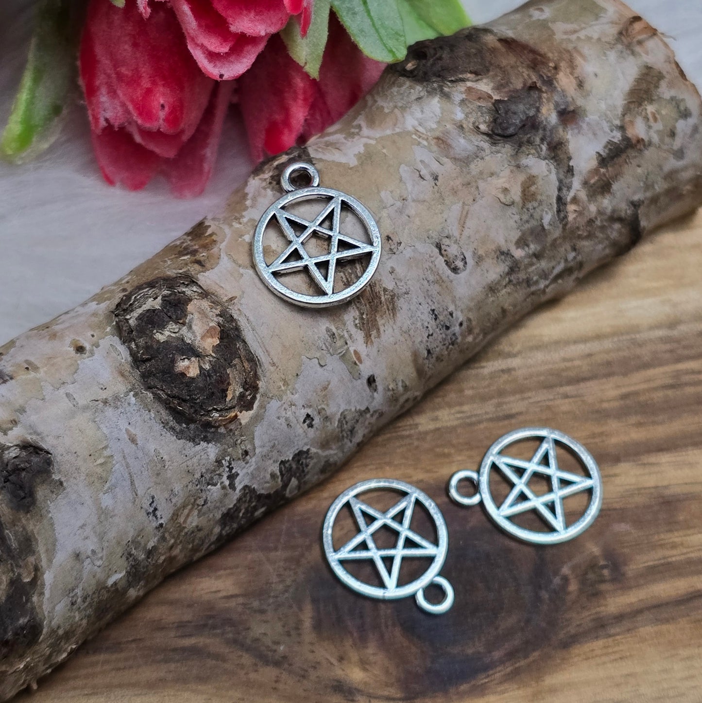 5 Anhänger inverted Pentagramm 16mm antik silberfarbig