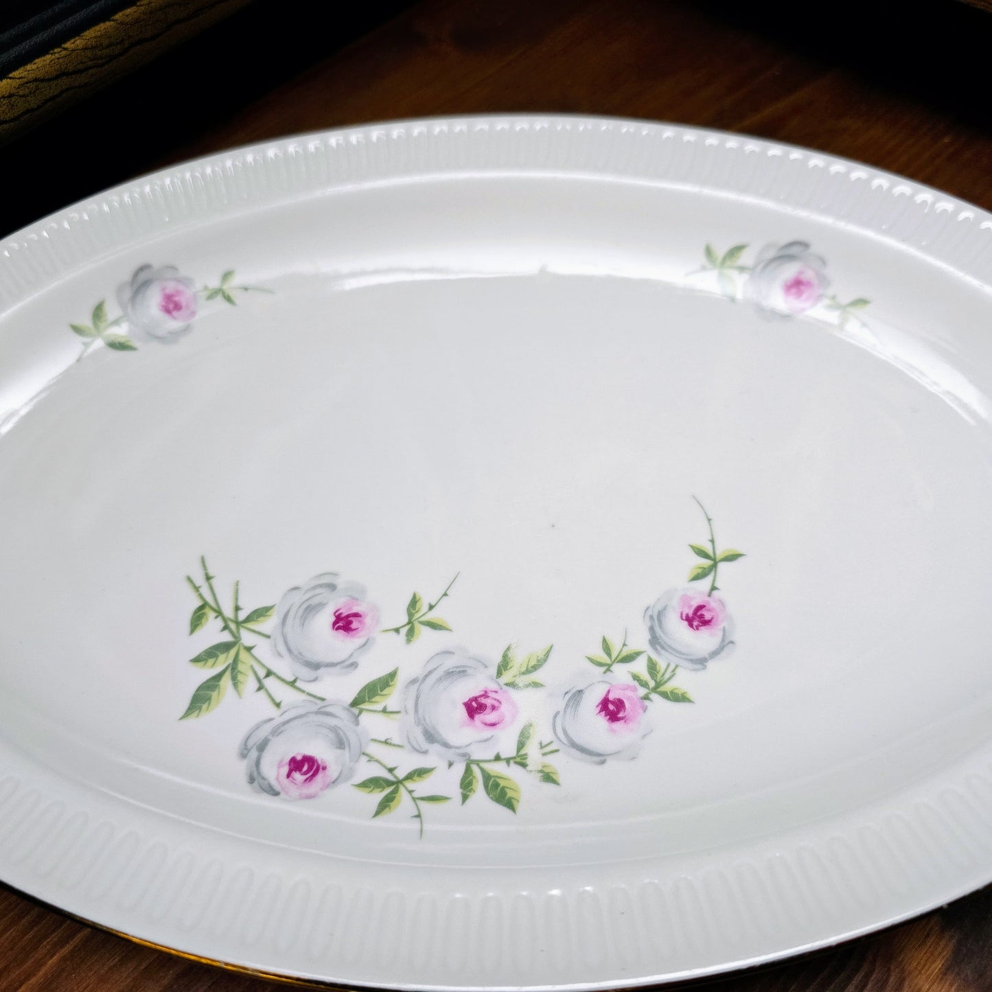 Vintage Servierteller mit Rosenmotiv – Stadtlengsfeld Porzellan – DDR 60er/70er – Fleisch- & Kuchenteller – 2 Qualitätsstufen