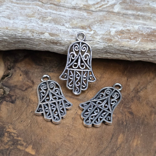3x Hamsa Hand Anhänger (25x14mm), antik silberfarben. Schutzsymbol & Glücksbringer für Schmuckdesigns. Zinklegierung, beidseitig geprägt, robust & vielseitig.