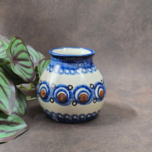 Original Bunzlauer Vase aus den 1970ern, bauchige Form, handbemalt. Blau-Braunes Dekor, kleiner Makel, sonst top erhalten – perfekt für Sammler & Deko.